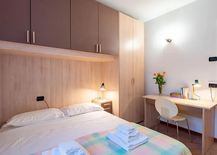 Guesthost - Historic Center 7min From Duomo Apartment *