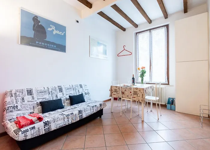 Apartment Guesthost - Historic Center 7min From Duomo Parma