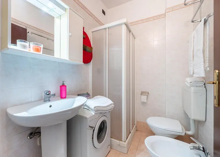 Apartment Guesthost - Historic Center 7min From Duomo Parma