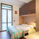 Guesthost - Historic Center 7min From Duomo Apartamento *