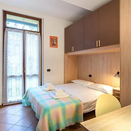Guesthost - Historic Center 7min From Duomo Apartmán *